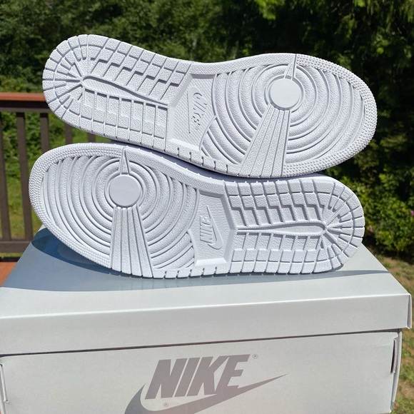 Nike Air Jordan 1 Retro High Tokyo - Picture 9 of 11